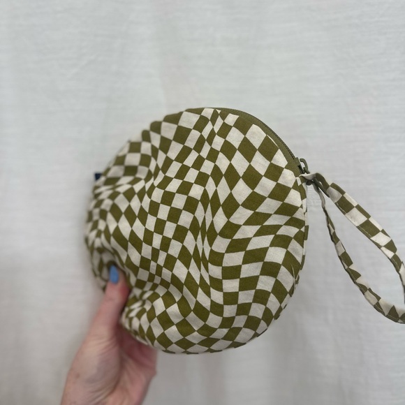 BAGGU Packable Sun Hat in Moss Trippy Checker - Picture 3 of 7